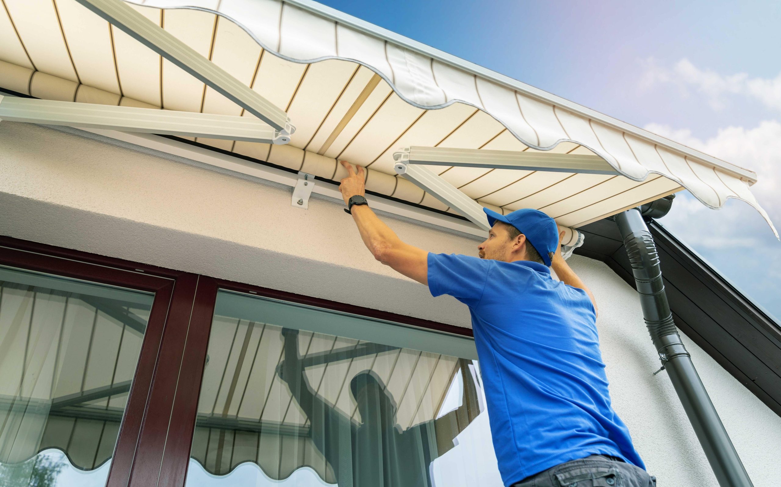 Des Moines local awning installers
